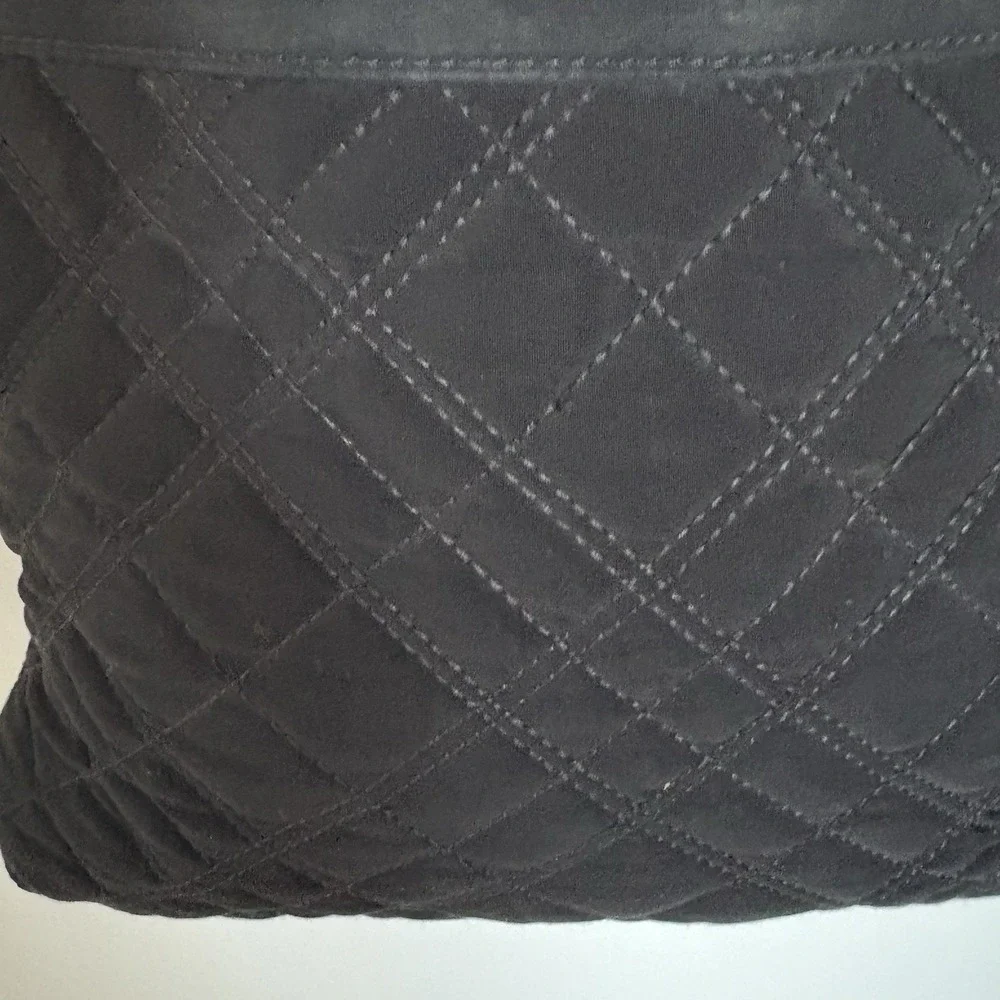 VERA BRADLEY BLACK CROSSBODY BAG PURSE - QUILTED
